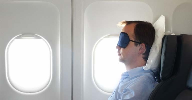 Veja 5 dicas para conseguir dormir tranquilo no avião e no ônibus - Divulgação