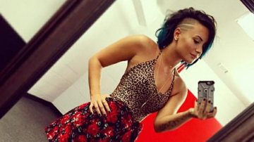 Demi Lovato exibe novo visual com cabelo mais curto e mecha azul - Instagram/Reprodução