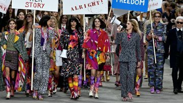 Desfile da grife Chanel no Paris Fashion Week - Getty Images