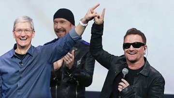 Tim Cook e o U2 no lançamento do iPhone 6 - Getty Images