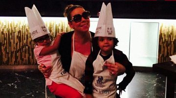 Mariah Carey faz pizza com os filhos gêmeos - Reprodução / Twitter