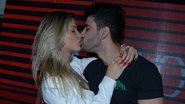 Gusttavo Lima e Andressa Suita se beijam em show - Leo Franco/AgNews