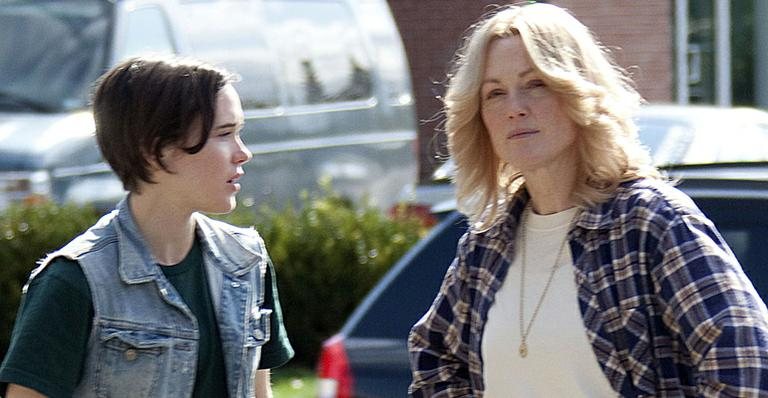 Ellen Page e Julianne Moore no set do filme Freeheld - AKM - GSI