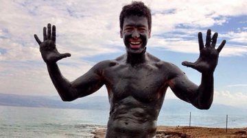 Rodrigo Faro se cobre de lama em Israel - Instagram/Reprodução