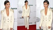 Selena Gomez ousa e investe em look sexy  e decotado para premiação - Getty Images