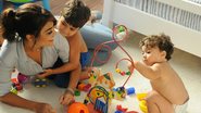 Juliana Paes com os filhos, Pedro e Antônio, em nova campanha - André Durão