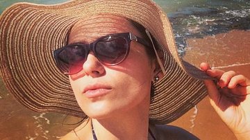 Mônica Iozzi na praia - Reprodução/ Instagram