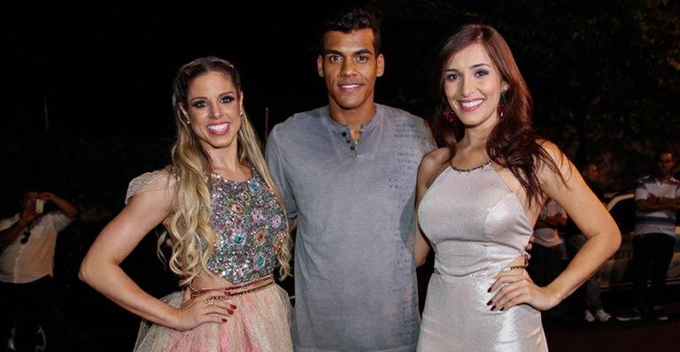A coreógrafa Raquel Guarini, Marcelo Mello Jr e a namorada Caroline Alves - Marcos Ribas e Manuela Scarpa/Photo Rio News