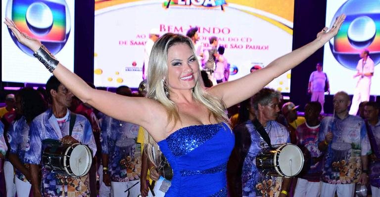 Rainha de bateria: Ellen Roche participa de lançamento de sambas-enredo em SP - Leo Franco / AgNews