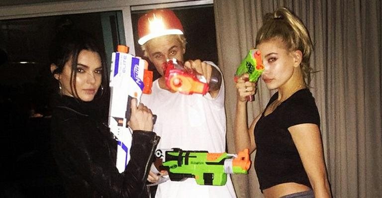Justin Bieber com Kendall Jenner e Hailey Baldwin - Instagram/Reprodução