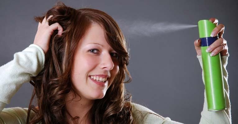 Shampoo a seco: boa alternativa para cabelos oleosos - Shutterstock