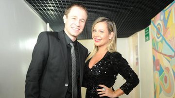 Tiago Leifert e Fernanda Souza - TV Globo