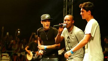 Neymar e Gabriel Medina dividem palco com Thiaguinho em show - Emerson Touche/Divulgação