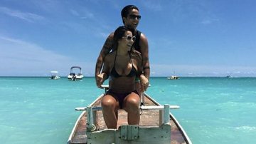 Thammy Miranda curte praia com a namorada - Instagram/Reprodução
