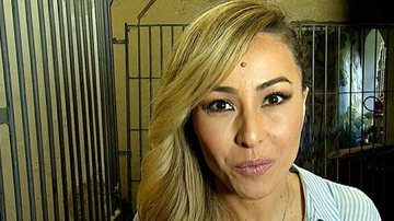Sabrina Sato visita prisão feminina no Recife - TV Record/Divulgação