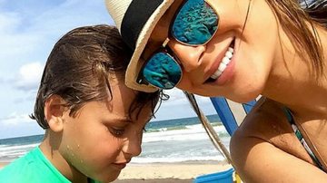 Claudia Leitte posa na praia com o filho mais velho, Davi - Instagram/Reprodução