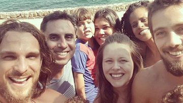 Igor Rickli e Rafael Cardoso curtem praia em família - Instagram/Reprodução
