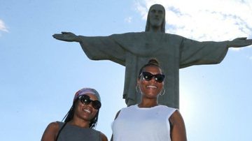 Queen Latifah visita Cristo Redentor no Rio - André Freitas e Gabriel Reis/AgNews