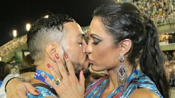 Belo e Gracyanne Barbosa beijam muito em camarote - Gabriela Andrade/PhotoRioNews