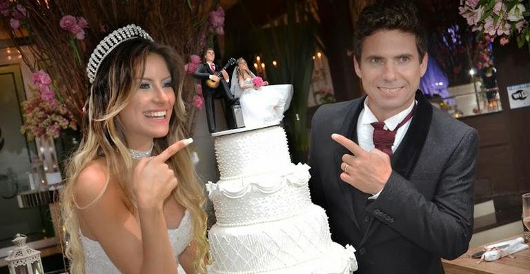 Sertanejo Hudson se casa com Thayra Machado - Ana Bernandes