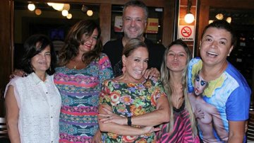 Susana Vieira comemora aniversário da irmã em churrascaria no Rio - Rodrigo dos Anjos/AgNews