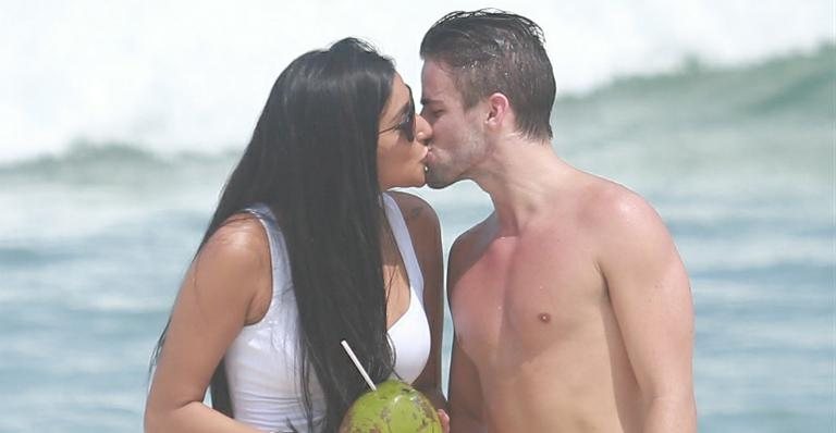 Talita e Rafael se beijam em praia no Rio - Dilson Silva/AgNews