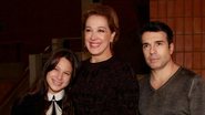 Claudia Raia vai ao teatro com a filha e o namorado - Marcos Ribas/Photo Rio News