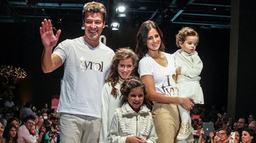 Rodrigo Faro desfila com Vera Viel e suas três filhas - Manuela Scarpa/ PhotoRioNews