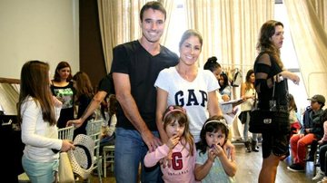 Patricia Maldonado desfila com a família no Fashion Weekend Kids - Divulgação