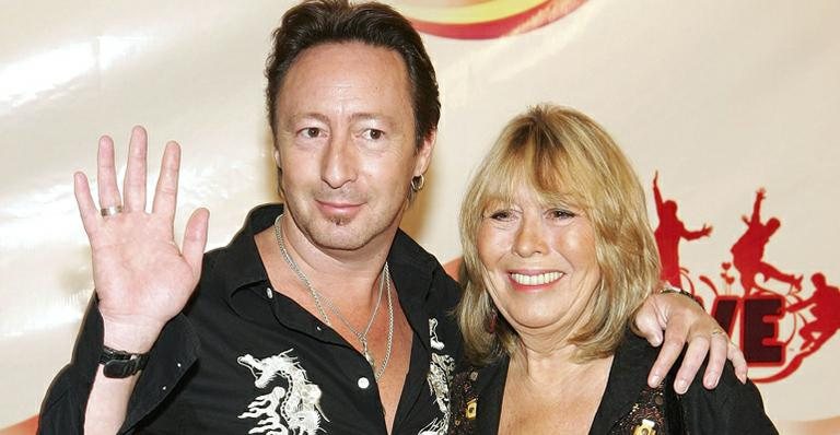 Julian e Cynthia Lennon - Getty Images