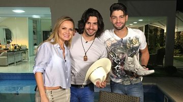 Eliana com a dupla Munhoz e Mariano - Divulgação/SBT