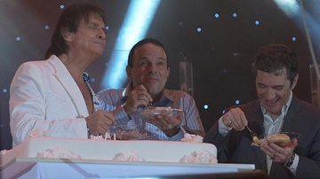 Roberto Carlos: Comemoração em show ao lado do filho - Francisco Cepeda/AgNews
