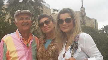 Flávia Alessandra com os pais, Raquel e Hélio - Instagram/Reprodução