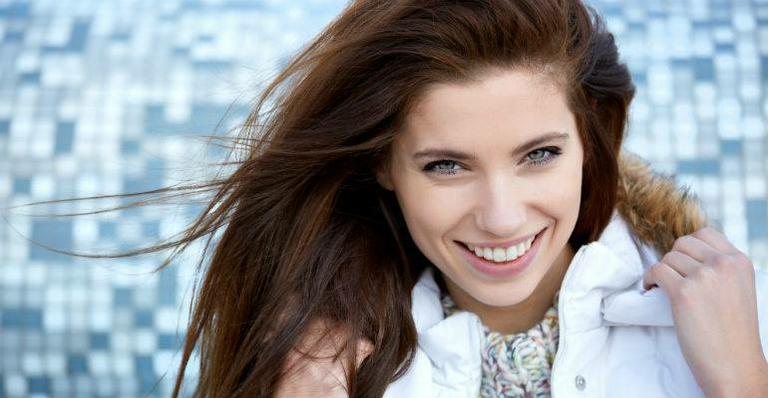 8 dicas para seus cabelos ficarem lindos no inverno - Shutterstock