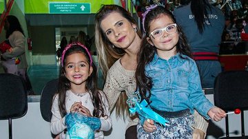 Filhas do cantor Luciano e de Flávia Fonseca curtem espetáculo - Manuela Scarpa/Photo Rio News