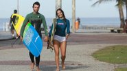 Carol Nakamura faz aula de Surfe na praia do Recreio dos Bandeirantes - AgNews/Dilson Silva