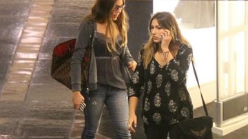 Sasha passeia em shopping com amiga no Rio - Daniel Delmiro/AgNews