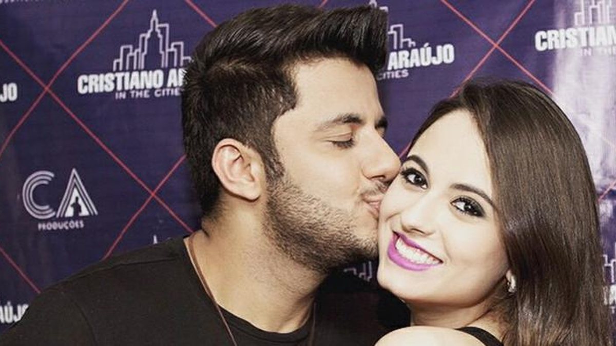 Namorada de Cristiano Araújo pediu o cantor em casamento antes de acidente