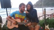 Pedro Sol faz show na prainha com a irmã Ana Terra Blanco - Divulgação