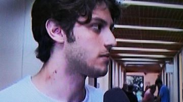 Chay Suede exibe chupão no pescoço no Vídeo Show - TV Globo/Reprodução