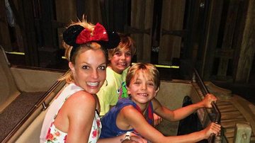Britney Spears leva os filhos à Disney - Reprodução/ Instagram