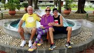 Helô Pinheiro comemora aniversário com marido e filho - -
