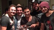 Zezé di Camargo ganha festa surpresa de Luan Santana - Reprodução/ Instagram