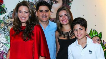 César Filho e a família prestigiam exposição de arte - Manuela Scarpa e Marcos Ribas/Photo Rio News