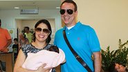 Laura, filha de Dudu Braga e Valeska, deixa a maternidade - Manuela Scarpa/Photo Rio News