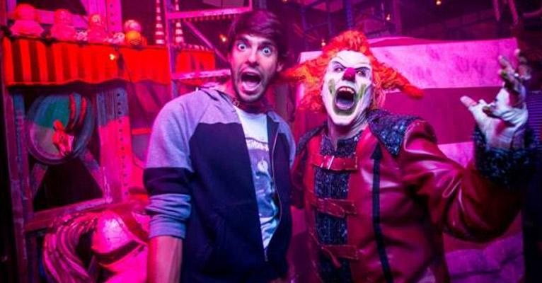 Halloween: Kaká se diverte em parque de diversões em Orlando - Divulgação