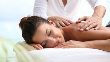 Massagem relaxante - Shutterstock