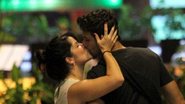 Samara Felippo troca beijos com o namorado no Rio - Marcos Ferreira / Foto Rio News