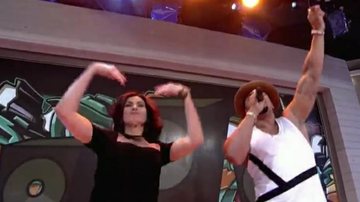 Fátima Bernardes dança funk com Naldo no Encontro - TV Globo/Reprodução