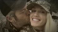 Gwen Stefani ganha beijos de Blake Shelton - Twitter/Reprodução